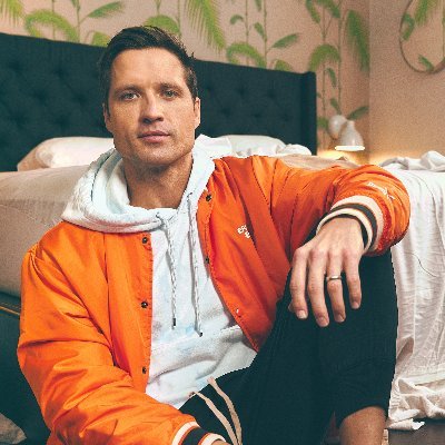 Profile Picture of Walker Hayes (@walkerhayes) on Twitter