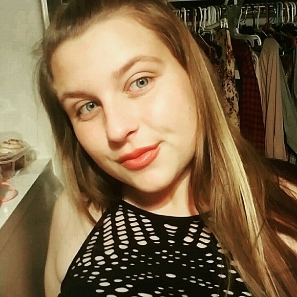 Profile Picture of Riley Peckels (@pickles22638272) on Poshmark