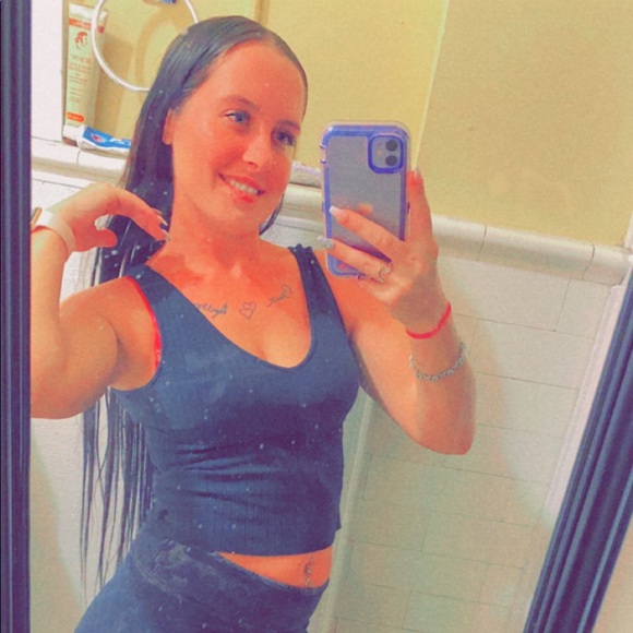 Profile Picture of Caitlan Thompson (@caitlanthompson) on Poshmark