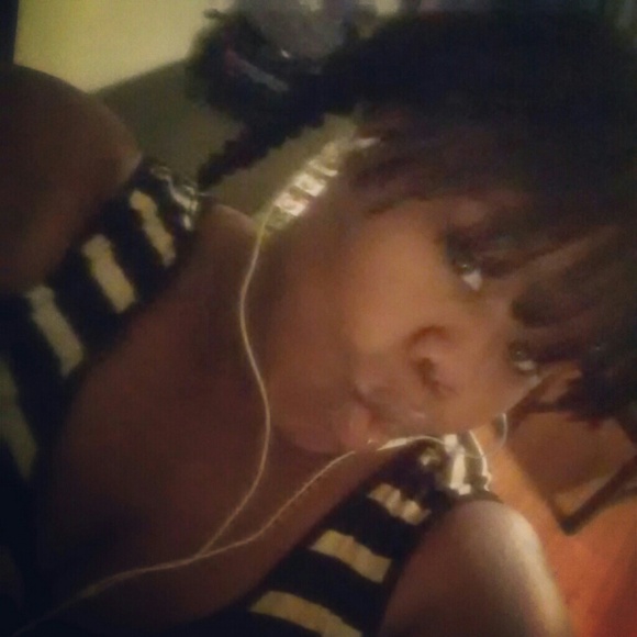 Profile Picture of Tiffany Parmley (@tiffanyo19) on Poshmark