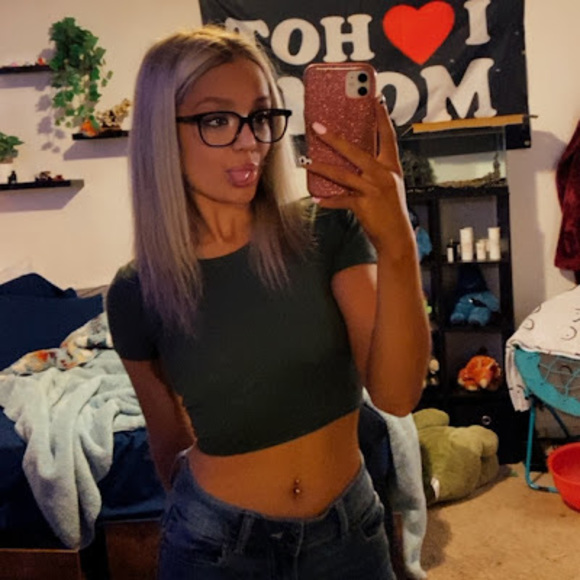 Profile Picture of Brie_ Tierce (@brienna5070) on Poshmark