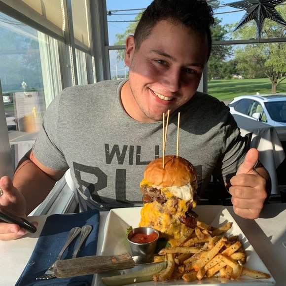 Profile Picture of Gil Rodriguez (@gilrod64) on Poshmark