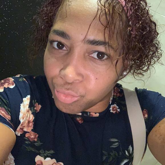 Profile Picture of Yusimi Herrera (@yusimiherrera) on Poshmark