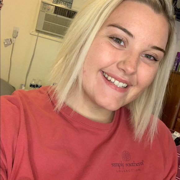 Profile Picture of Olivia Malmgren (@livvyliv) on Poshmark