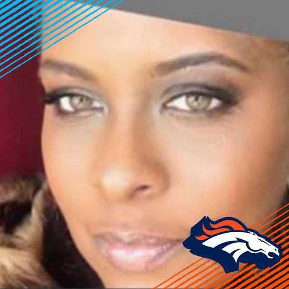 Profile Picture of Lisa Grant (@llll2222) on Poshmark