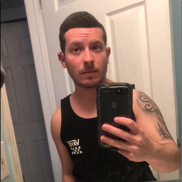 Profile Picture of Chad Simpson (@csimp2020) on Poshmark