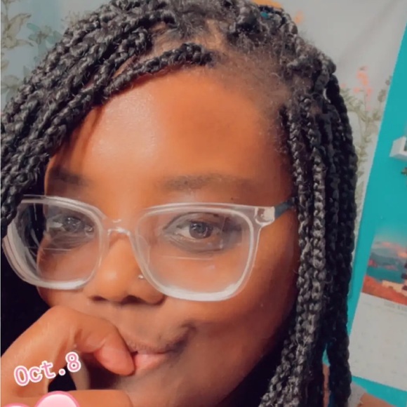 Profile Picture of Sharman Atkinson (@shar921) on Poshmark