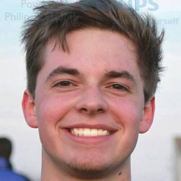 Profile Picture of Eric Crumback (@crumback2236) on Poshmark