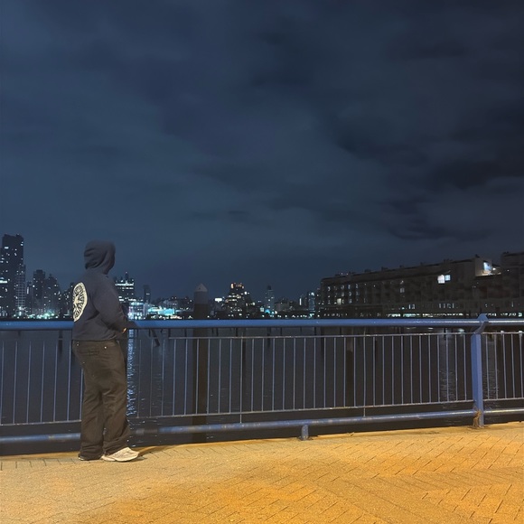 Profile Picture of Manny Manny (@im2forserb) on Poshmark