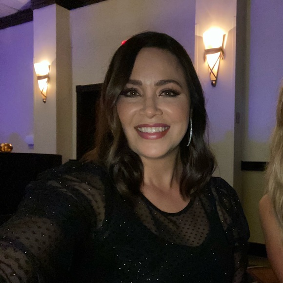 Profile Picture of Marielena Stutman (@mari2805) on Poshmark