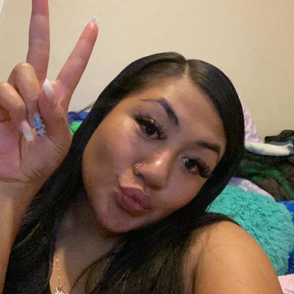 Profile Picture of Faimasasa Fuiava-moe (@faimasasaa) on Poshmark