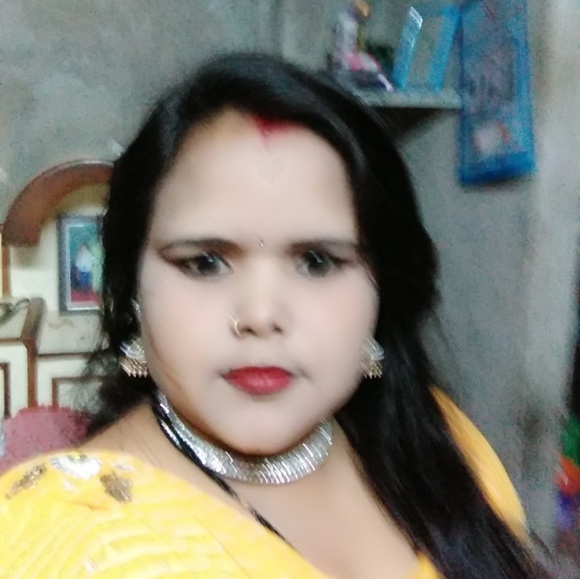 Profile Picture of Pooja Jha (@jhap42962) on Poshmark