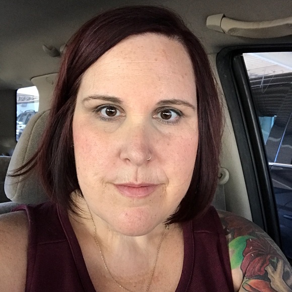 Profile Picture of Camela Kalman (@camicalm40) on Poshmark