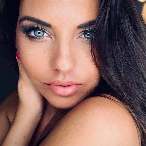 Profile Picture of Katarina Bucevac (@katarinabucevac) on Poshmark