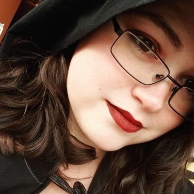 Profile Picture of Michelle Oliver (@MitchyOliver24) on Twitter