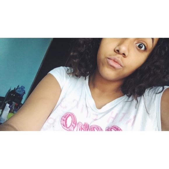 Profile Picture of Kelsey Bernal (@bernalkm) on Poshmark