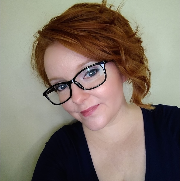 Profile Picture of Amanda Harless (@mrsharless84) on Poshmark