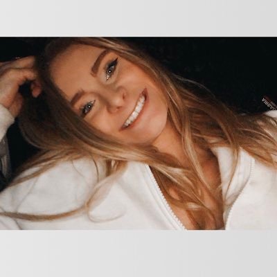 Profile Picture of Sara Grenier ✨ (@SaraGrenier1) on Twitter