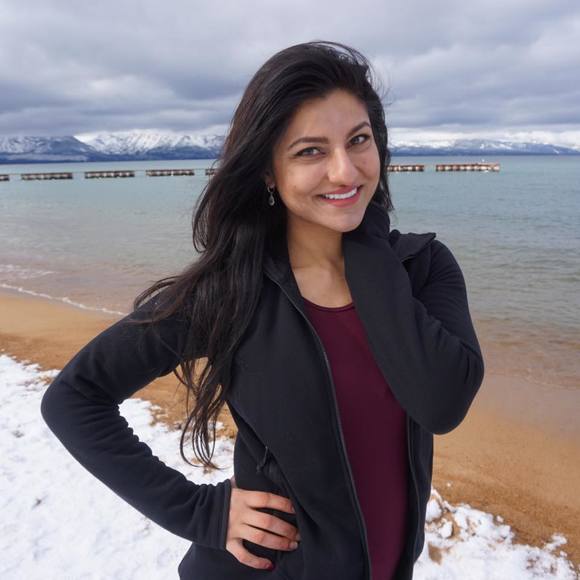 Profile Picture of Mariam Naeem (@mariamnaeem) on Poshmark