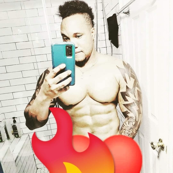 Profile Picture of Bed Rock (@bed_rock) on Poshmark