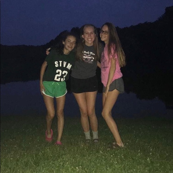 Profile Picture of Emily Bame (@emilybame) on Poshmark