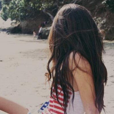 Profile Picture of Julia Suarez (@juliasuarez121) on Twitter