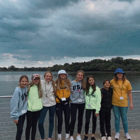 Profile Picture of Anna Crneckiy (@annacern) on Poshmark