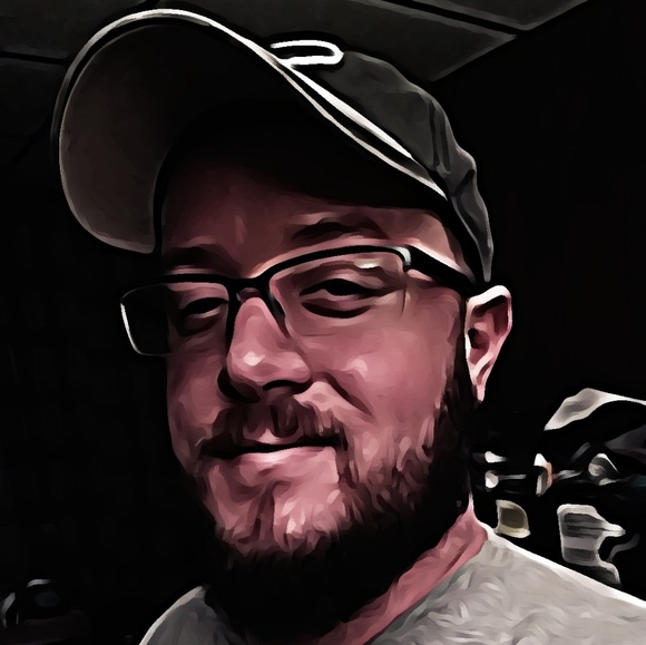 Profile Picture of Jonathan Santana (@jonathansant128) on Poshmark