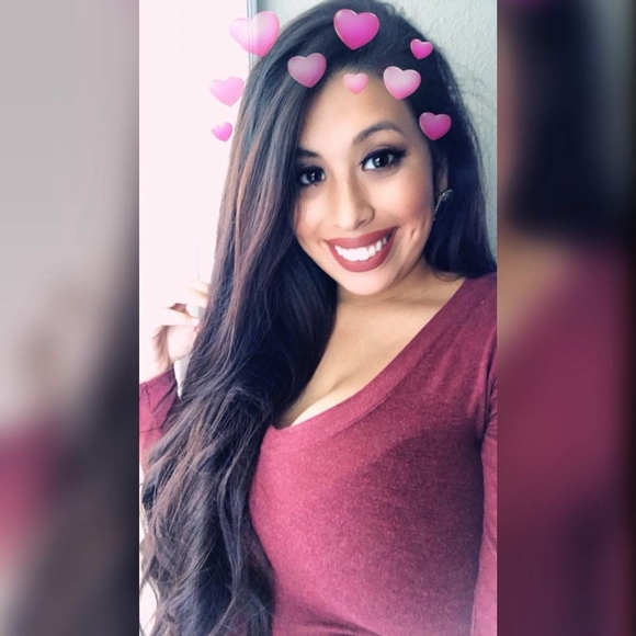 Profile Picture of Natasha Hernandez (@tasha4567) on Poshmark