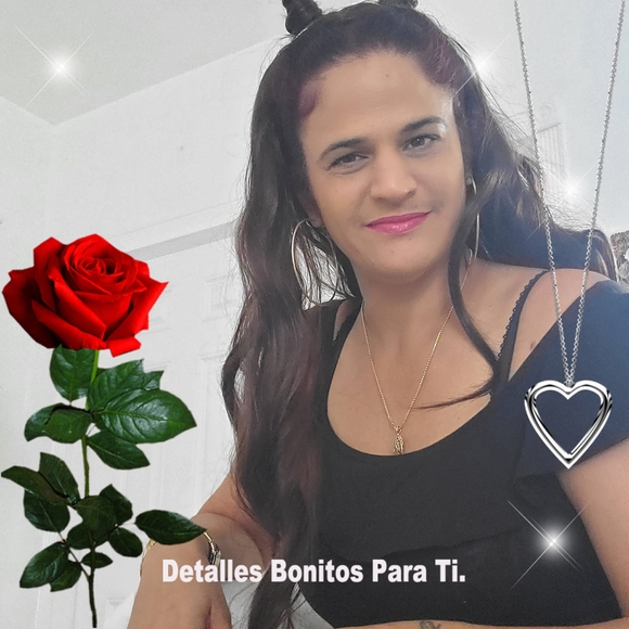 Profile Picture of Alibech Moreno (@alivmore) on Poshmark