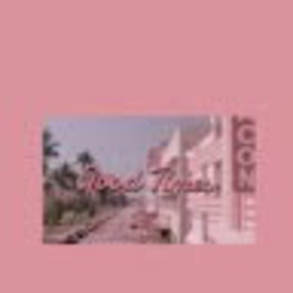 Profile Picture of Elia Elbaz (@eliaelbaz) on Poshmark