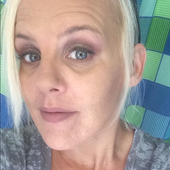 Profile Picture of Trisha Costick (@countrypeach68) on Poshmark