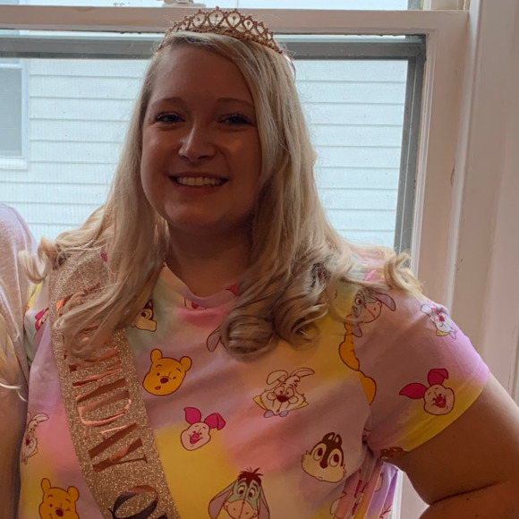 Profile Picture of Ashly Lenzer (@disneygirl4eva) on Poshmark