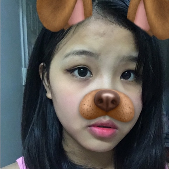 Profile Picture of Trinh Vuong (@trinhvuong108) on Poshmark