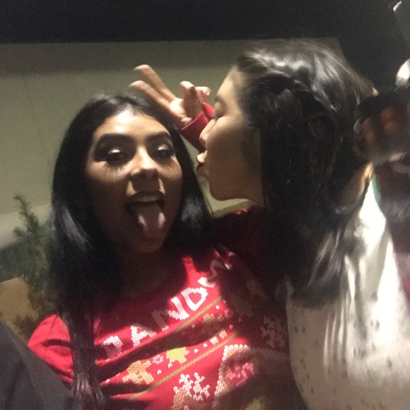 Profile Picture of Samantha Alverdin (@salverdin) on Poshmark