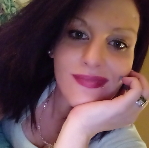 Profile Picture of Brandy Craven (@brandycraven3) on Poshmark