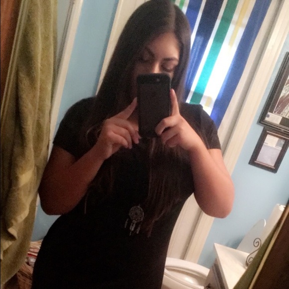 Profile Picture of Danielle Higuera (@higueradanielle) on Poshmark