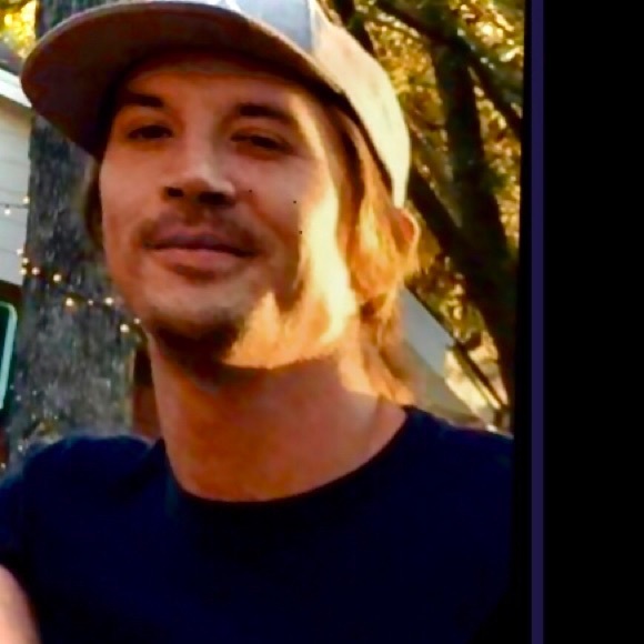 Profile Picture of Andy Mcbride (@andy_mcbride) on Poshmark