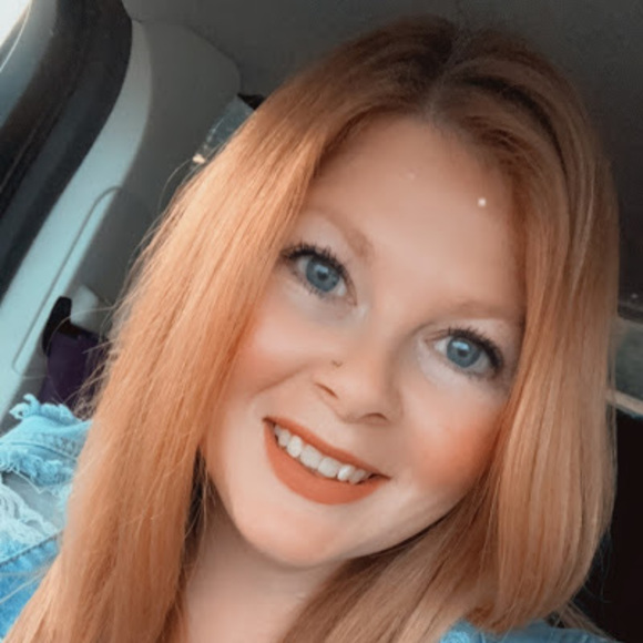 Profile Picture of Sarah Licklider (@sarahlicklider) on Poshmark