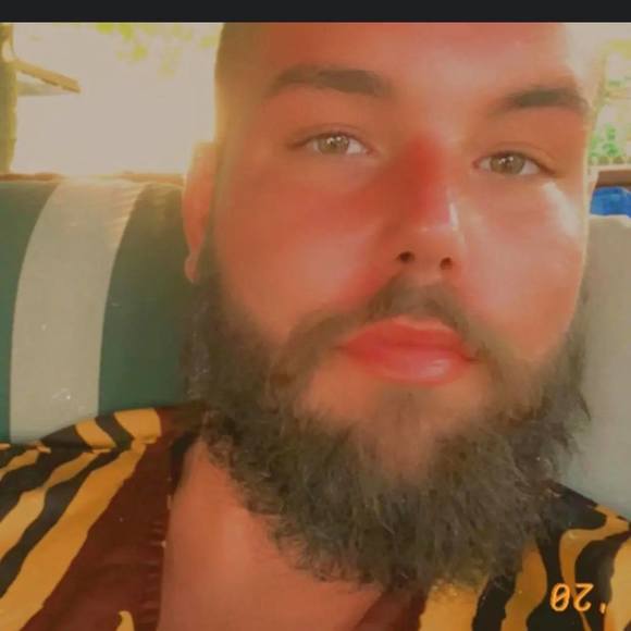 Profile Picture of Christopher Emert (@chris18137) on Poshmark