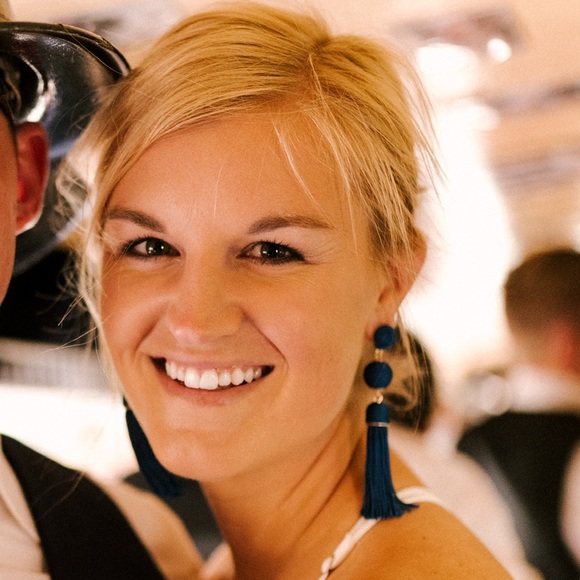 Profile Picture of Arran Weeces (@aeweeces) on Poshmark