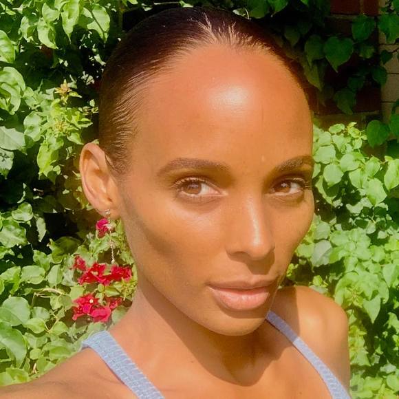 Profile Picture of Christine washington Battistone (@tineberry85) on Poshmark