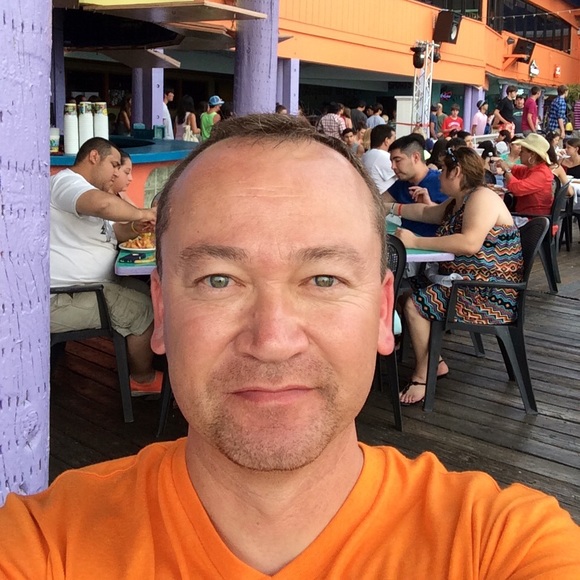 Profile Picture of James Bachrach (@jbach71) on Poshmark