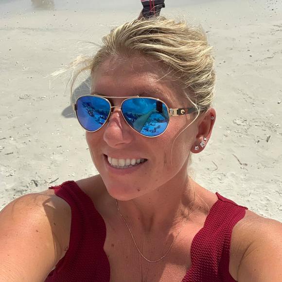 Profile Picture of Melissa Primo (@melissacthomas) on Poshmark