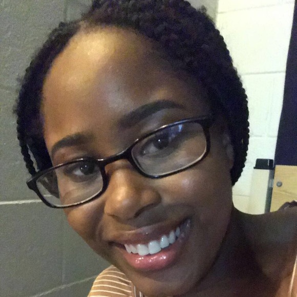 Profile Picture of Nazeemat Ogundele (@nazogundele) on Poshmark