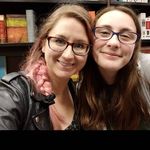 Profile Picture of larissareads (@larissareads) on Instagram