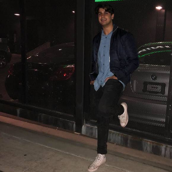 Profile Picture of Aneel Bapodra (@aneel34) on Poshmark