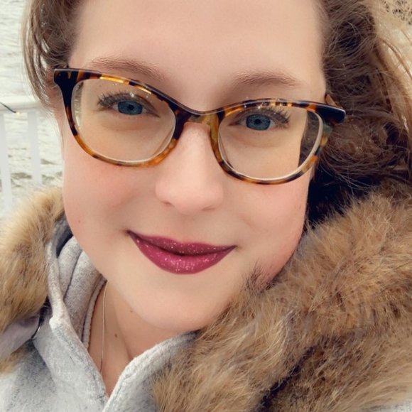 Profile Picture of Ariel Giraldi (@arielbop) on Poshmark