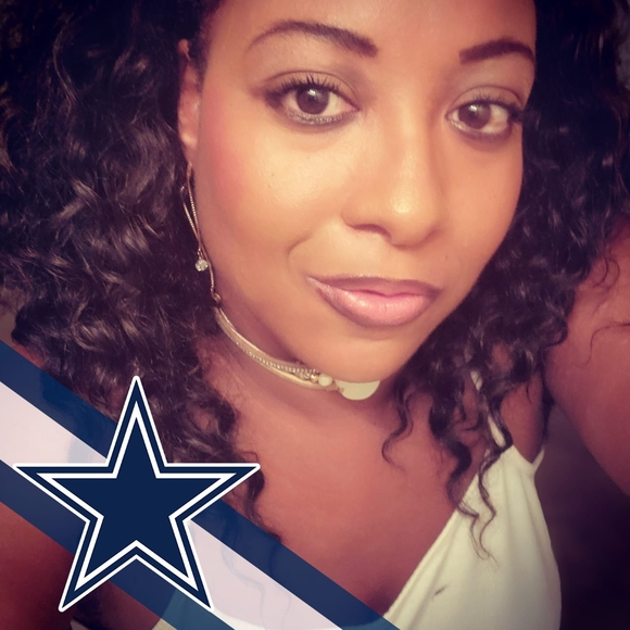 Profile Picture of Regina Mazone (@reginanmazone) on Poshmark