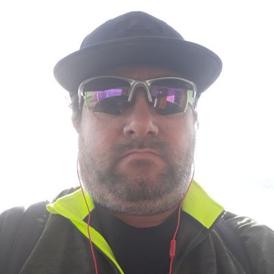 Profile Picture of Robert Logue (@RobertLogue16) on Twitter